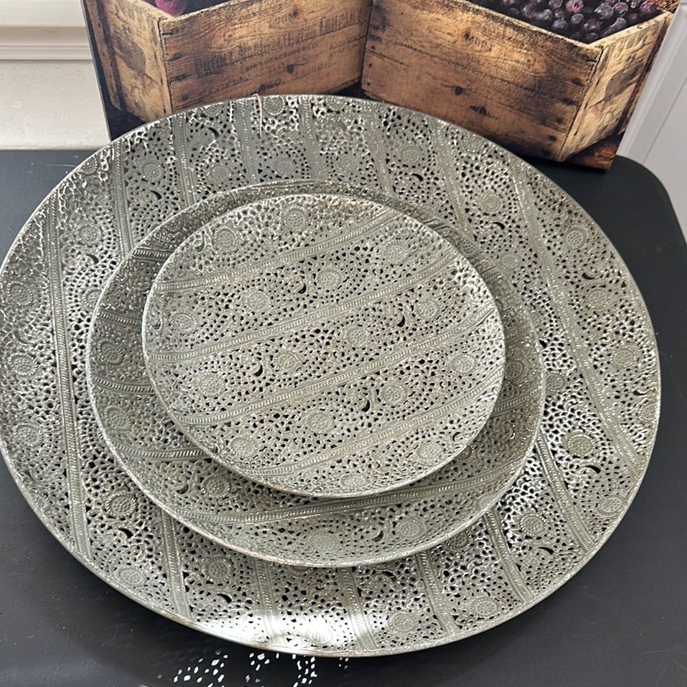 Set of three metal round wall decor — silver and mint green color